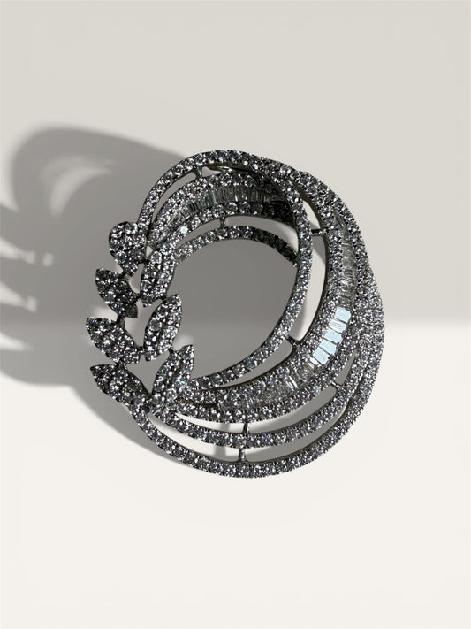 Petal Arc Pendant