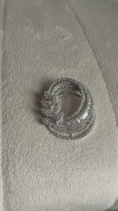 Petal Arc Pendant