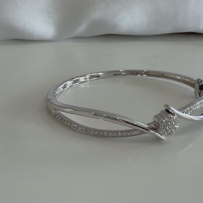 Orbit Twist Bracelet